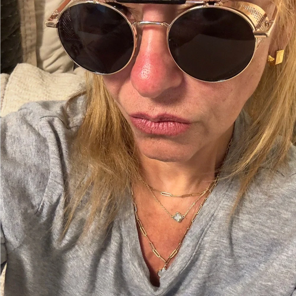 UNISEX Stylish Gold Sunglasses - Picture 14 of 15
